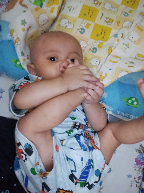 Suka menghisap jempol kaki