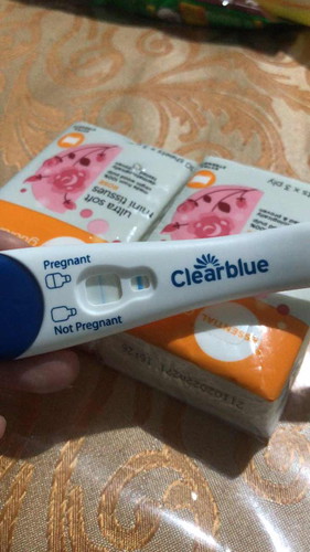 Saya cek upt biasa kdg samar kdg negatif. Bila clearblue 2 Garis mcm ni. Mengandung ke tak hm