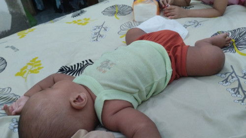 BB anak ASI ekslusif, lahir 3kg usia 1 bulan 5kg, 2 bulan 7kg dan usia 3bln 8kg. Apakah itu wajar?