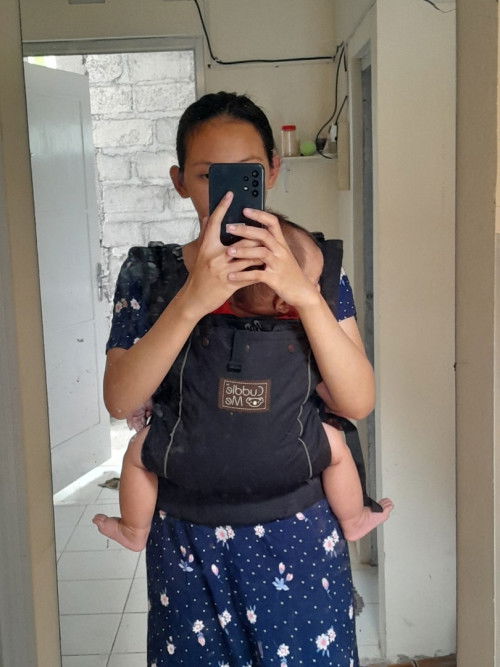 Posisi gendong m shape apakah sudah benar?