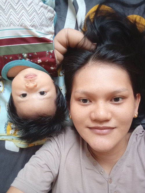 Gak ada yg bilang bayi mirip ibunya