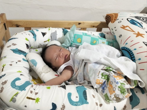 Nag 3 weeks na c baby
Born July 17,
Via cs