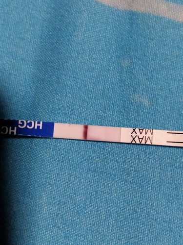 ประจำเดือนมา2วันแต่เลือดสีน้ำตาลติดนิดหน่อย พอตรวจขึ้นแบบนี้ท้องมั้ยคะ