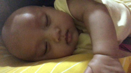 Bayi 4 bulan bunyi grok"?