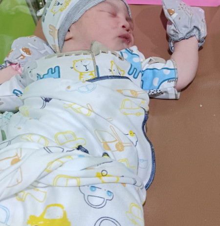 Alhamdulillah anak kmi lahir pd hari ini 15/9/2023 pukul 01.30
HPL 12 Agustus, BBJ 3,500 TB 51 sehat