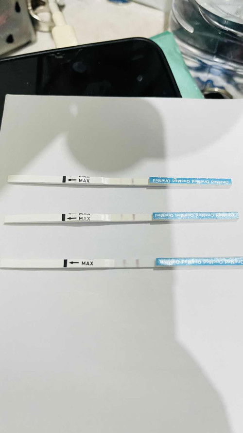 Hamil 4 minggu tapi hari ini ada flek sedikit,seperti coklat ke kekuningan,kenapa ya?