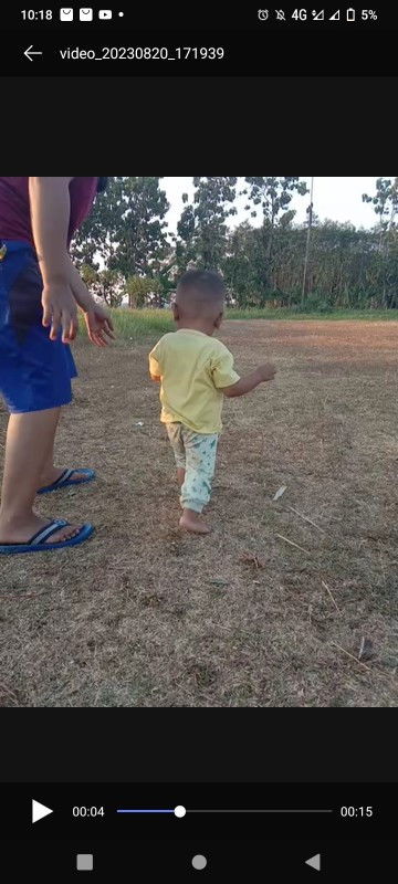 14 bulan belum bisa bangun berdiri