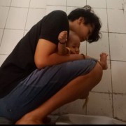 Udah poop dikloset dr usia 4bulan, sekarang usia 5bulan. 😅😅