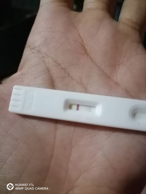 4days po bgo dating ng period ko nag try po ako mg PT ganito po lumabas.. Pregy n po b ko