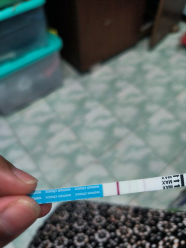 Hasil testpack selama 3 hari berturut2 samar, periksa dokter katanya penebalan rahim?