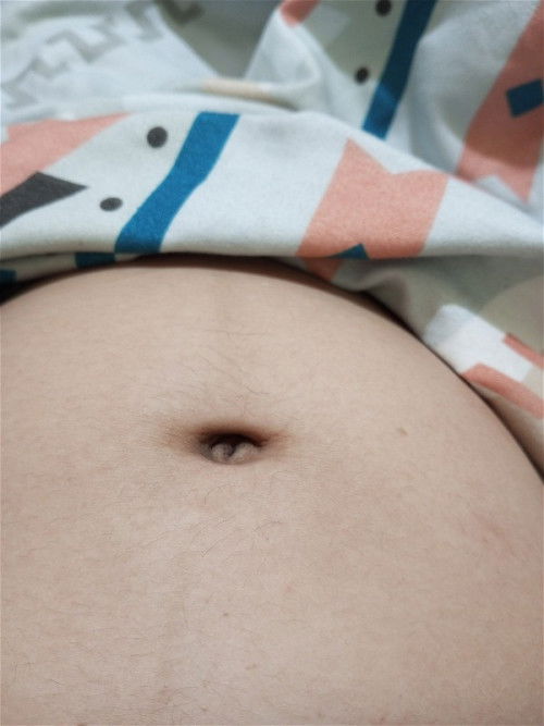 Hi ka moms! Naglilinis po ba kayo ng pusod?Okay lang ba or hndi?