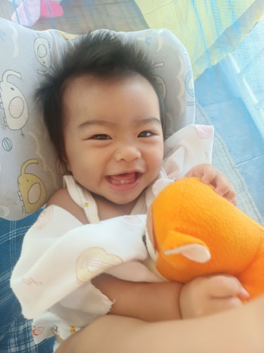 จะ10เดือนแล้วฟันน้อง2ซี่