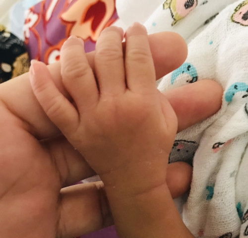 Alhamdulillah sy selamat bersalin secara czer pda 19hb due date 31hb tpi ank nak kuaq awai ❤️🥰