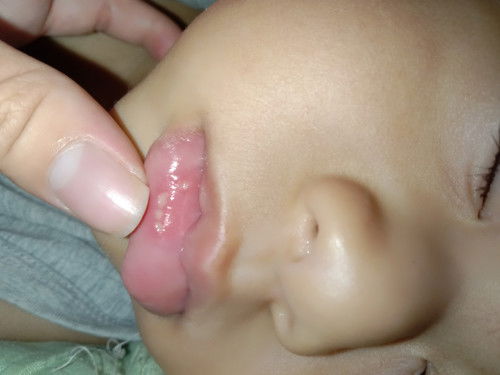 Các mom giúp em với ạ