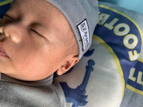 Pipi bruntus kecil kecil kenapa ya ?