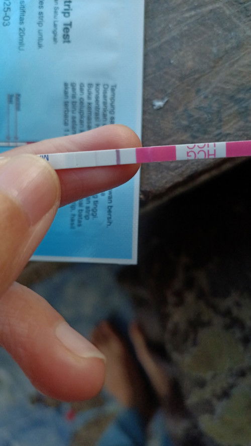 Tespact nya udah garis 2 samar. 2 hri stlah itu kluar drah kyak mens itu keguguran atau gmna ya bund