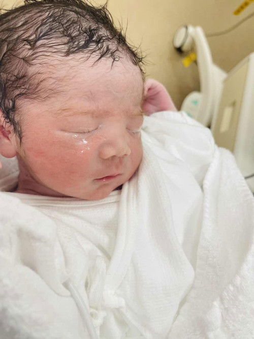 หนุ่มน้อยลูกครึ่งทีมกันยามาแล้วค่ะ