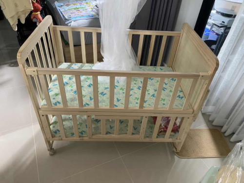 ส่งต่อเตียงนอน เครื่องปั้มนม และของใช้คุณแม่และเด็กค่ะ