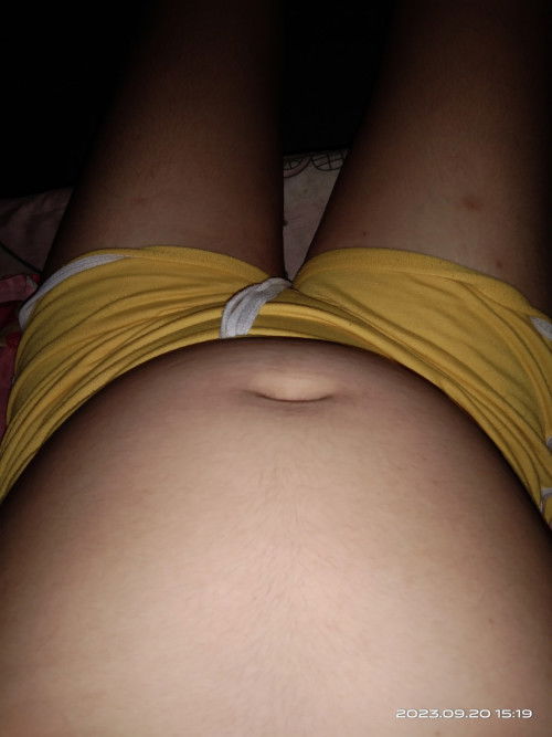 Ask kolang po bakit po ganon 4months palang po kàse parang may gumagalaw na sa tyan ko first baby po