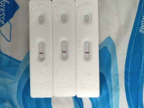 sya nk tnya normal ke pregnt tapi ada pendarahn?..tapi xbnyk..sye test upt samar n dh rasa denyutn..