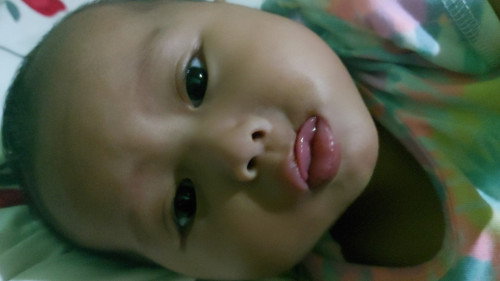 Mainin bibir dan lidah.