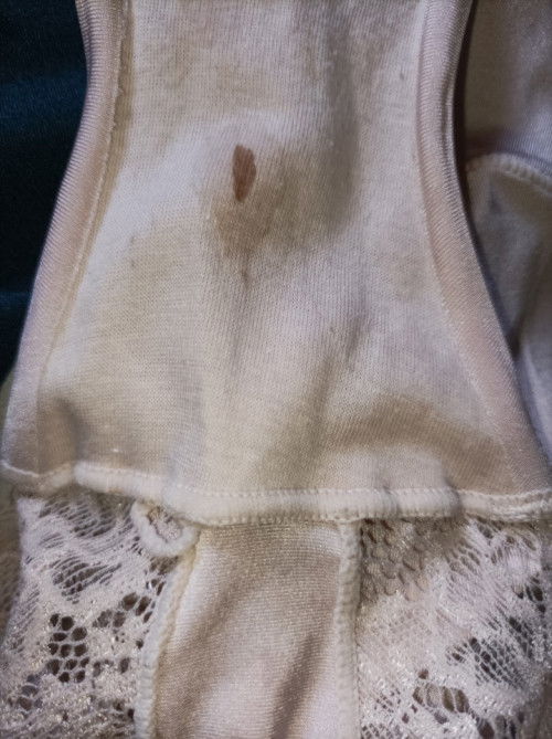 Flek setelah Hb padahal udh tlat haid 3 hari