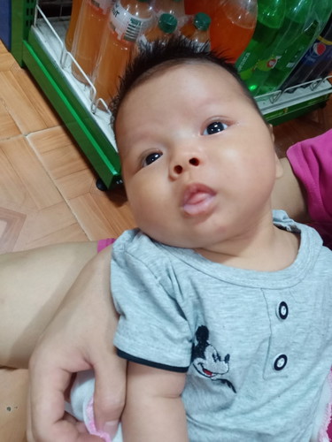 Cho vía các mẹ nhé ti sữa mẹ hoàn toàn lúc sinh c được 3.2kg tròn 1 tháng con được 5.2kg nè các mom