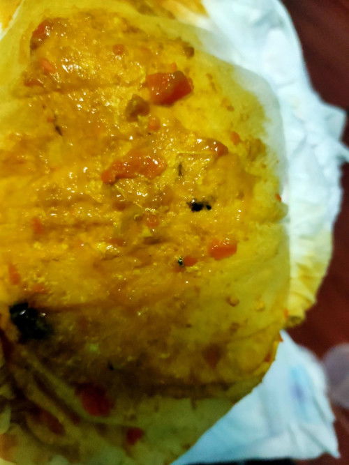 ช่วยดูให้หน่อยค่ะน้องอึเเบบนี้คืออะไรหรอคะเป็นก้อนสีดำ(ชิ้นส้มๆเเครอ​ท)​