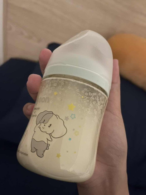 ชงนม HI Q Comfort   แล้วเป็นแบบนี้คือละลายดีหรือยังคะ อันนี้มันต้องละลายด้วยไหม บ้านไหนทานนมอันนี้บ้างคะ  🥹