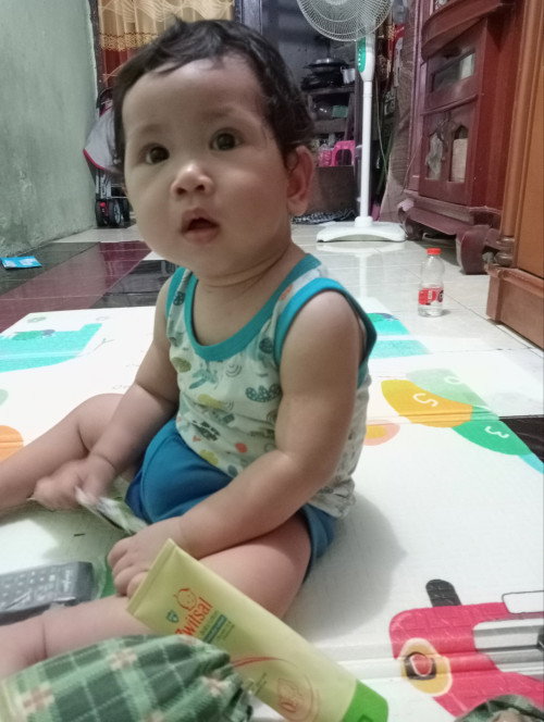 Posisi duduk bayi 9 bulan
