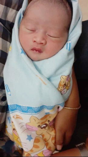 Telah lahir putra pertama kami maju dari hpl 4 hari