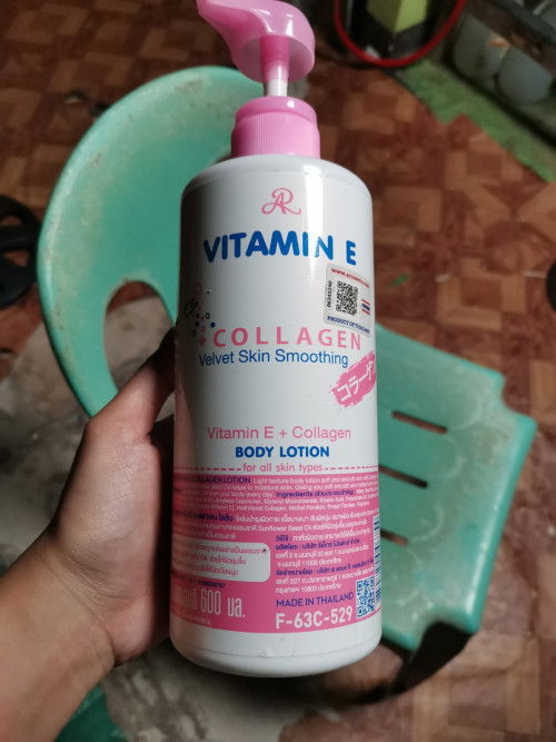 Ar vitamin e COLLAGEN