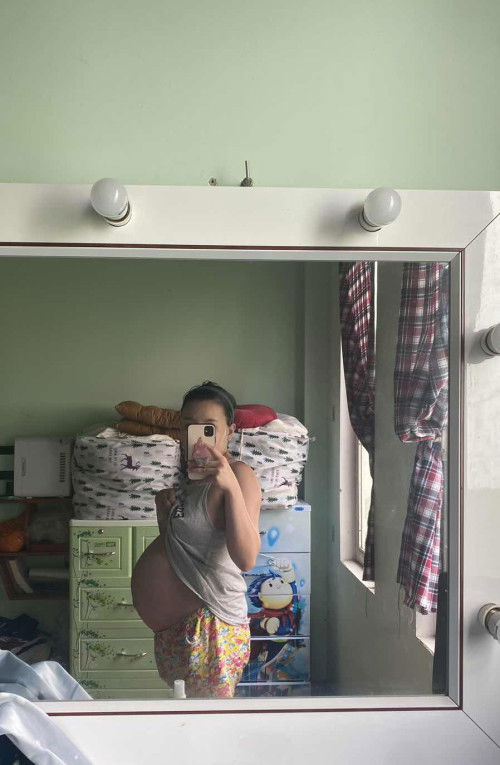 các mom cho e hỏi bụng vậy là tụt chưa ạ, e 39w