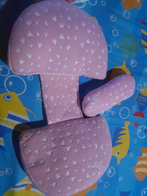 ส่งต่อหมอนรองท้องคนท้องใครสนใจทัก ไลน์ แอดเฟสมาได้นะค่ะแม่200รวมส่งค่ะ