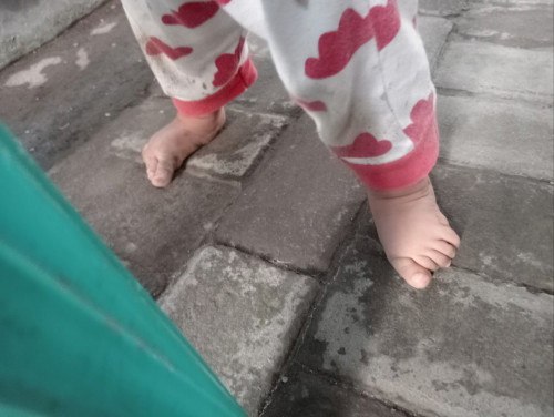 Kaki kanan dan kiri