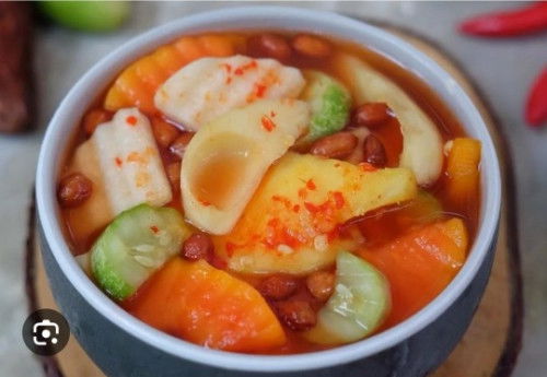 Terlanjur makan asinan buah