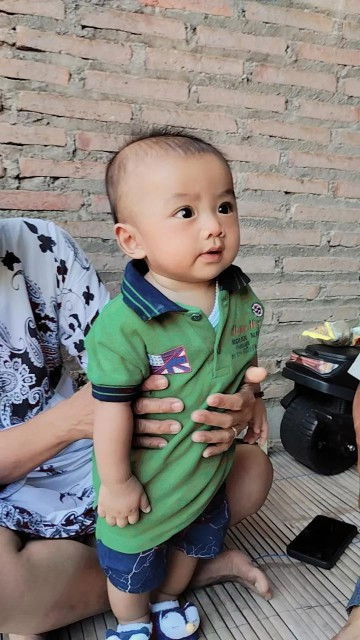 Bayi 7 bulan jalan 8bulan.