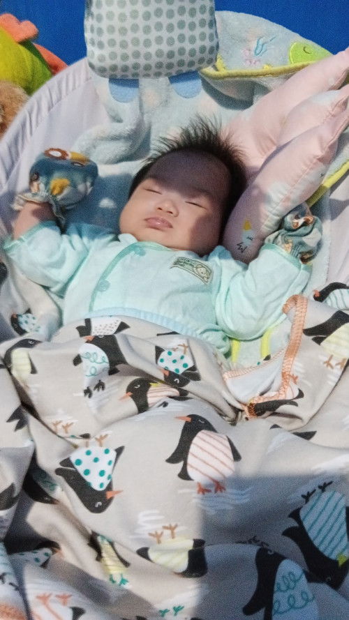 bayinya suka begadang ngga?