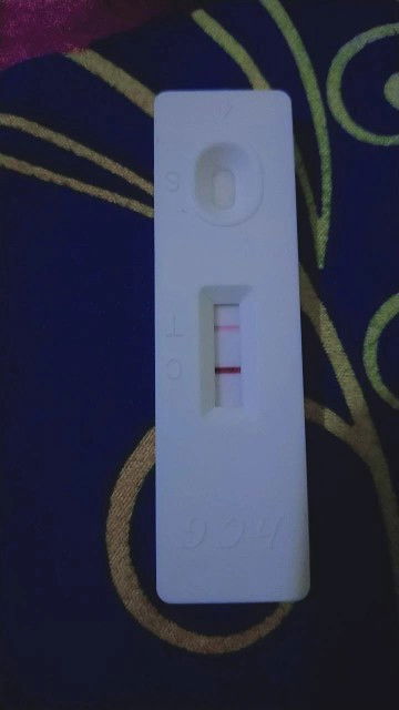 Halo selamat malam semua bunda kalo hasil tespeck nya agak samar gini positif ndak ya bun?