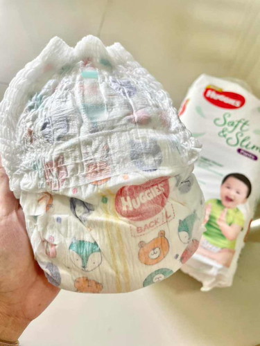 มีแม่ๆ บ้านไหนใช้ huggies รุ่นนี้ไหมคะ??