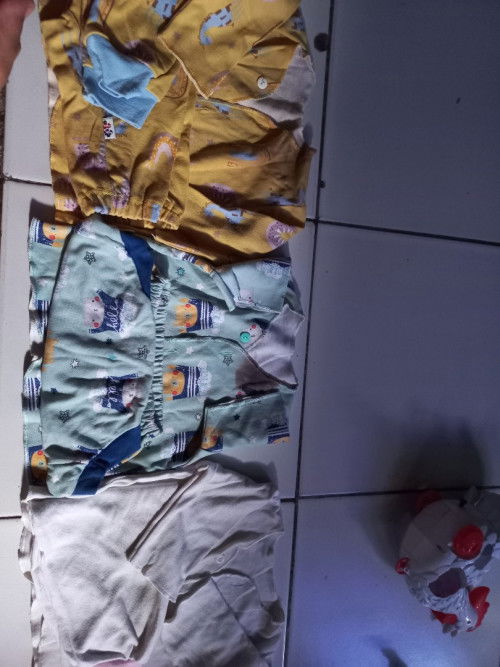 Baju baru lahir. 3 -6 bulan. Gratis buat yang butuh