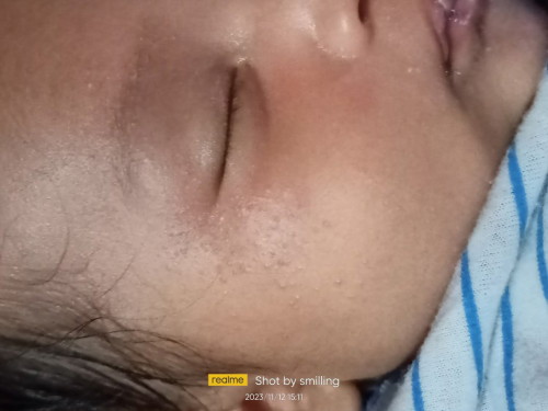 Nanya dong Bun, ini kenapa ya mandi ga pake sabun,ga pake bedak, atau apa lah cuma air aja,