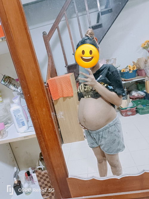 อวดพุงน้อย