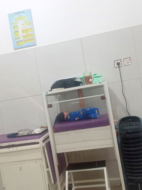 Alhamdulillah lahir anak ke2 hpl 21 jadi lahir di 20 nov