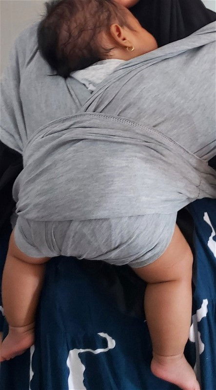 Cara gendong m shape