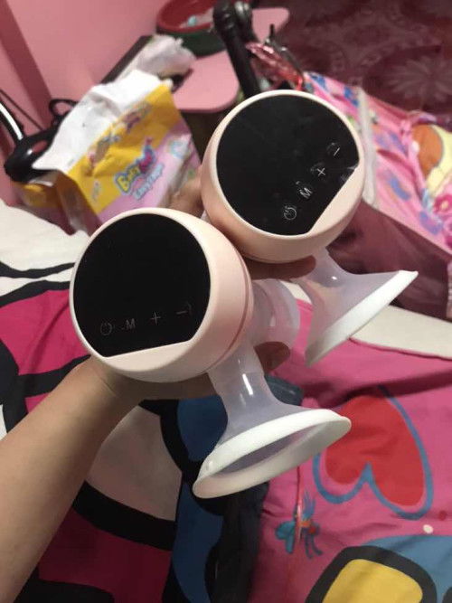 มีที่ปั้มนมส่งต่อค่ะเเม่ใช้งานไม่ถึงเดือนสภาพยังใหม่อุปกรณ์ครบหมดทุกอย่างราคา550แถมถุงเก็บน้ำนมและยาบำรุงเลซิตินให้ด้วยค่ะ