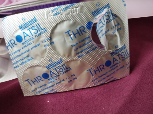 Assalamualaikum mommy,,mf nk tnya kalo preggy boleh ka mkn ubt sakit tekak ni