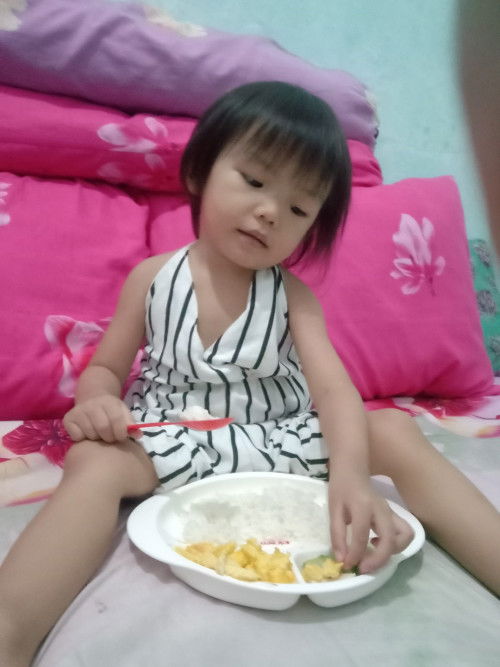 Anak belom bisa melompat kedepan dengan 2 kaki