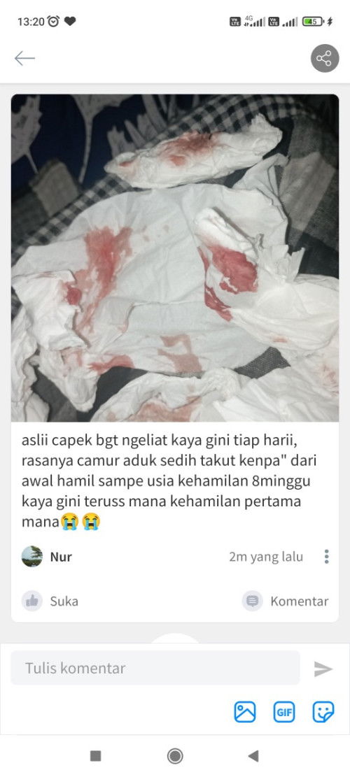 Ada yang samakah hamil udah 8minggu keluar flek sama darah terus menerus