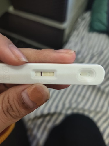 Mga momshie ask ko lang po kasi yung pt ko po nagdalwang linya pero di makita positive po ba yun?